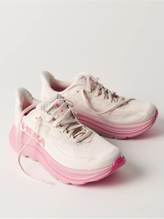 Hoka Women’s Clifton 10